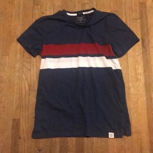 Navy crew neck t shirt.